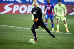 巴塞罗那18岁新星伤愈回归西甲赛场，期待闪耀表现