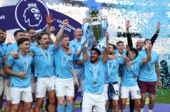 曼联新援首秀进球未果，曼联战术调整引期待